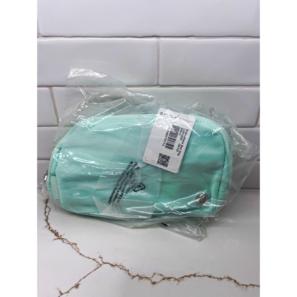 Lululemon Everywhere Belt Bag Mint Moment Zip Closure Adjustable Strap NWT